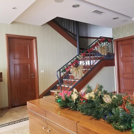 Vila Sigal Pogradec Exteriör bild