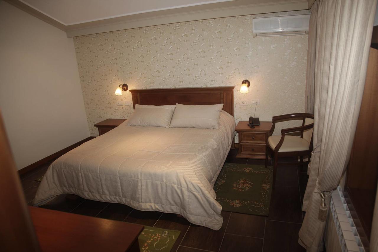 Vila Sigal Pogradec Exteriör bild