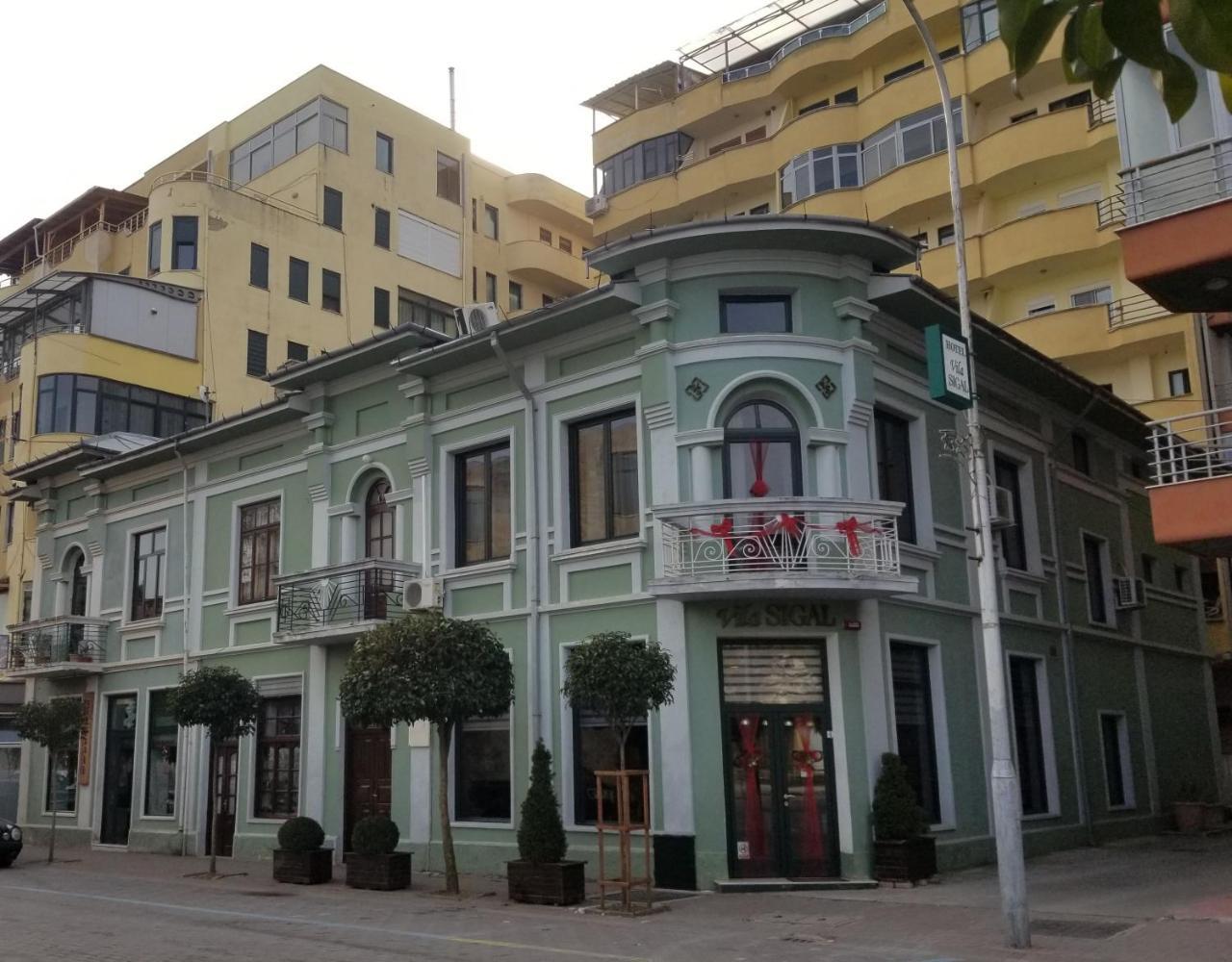 Vila Sigal Pogradec Exteriör bild