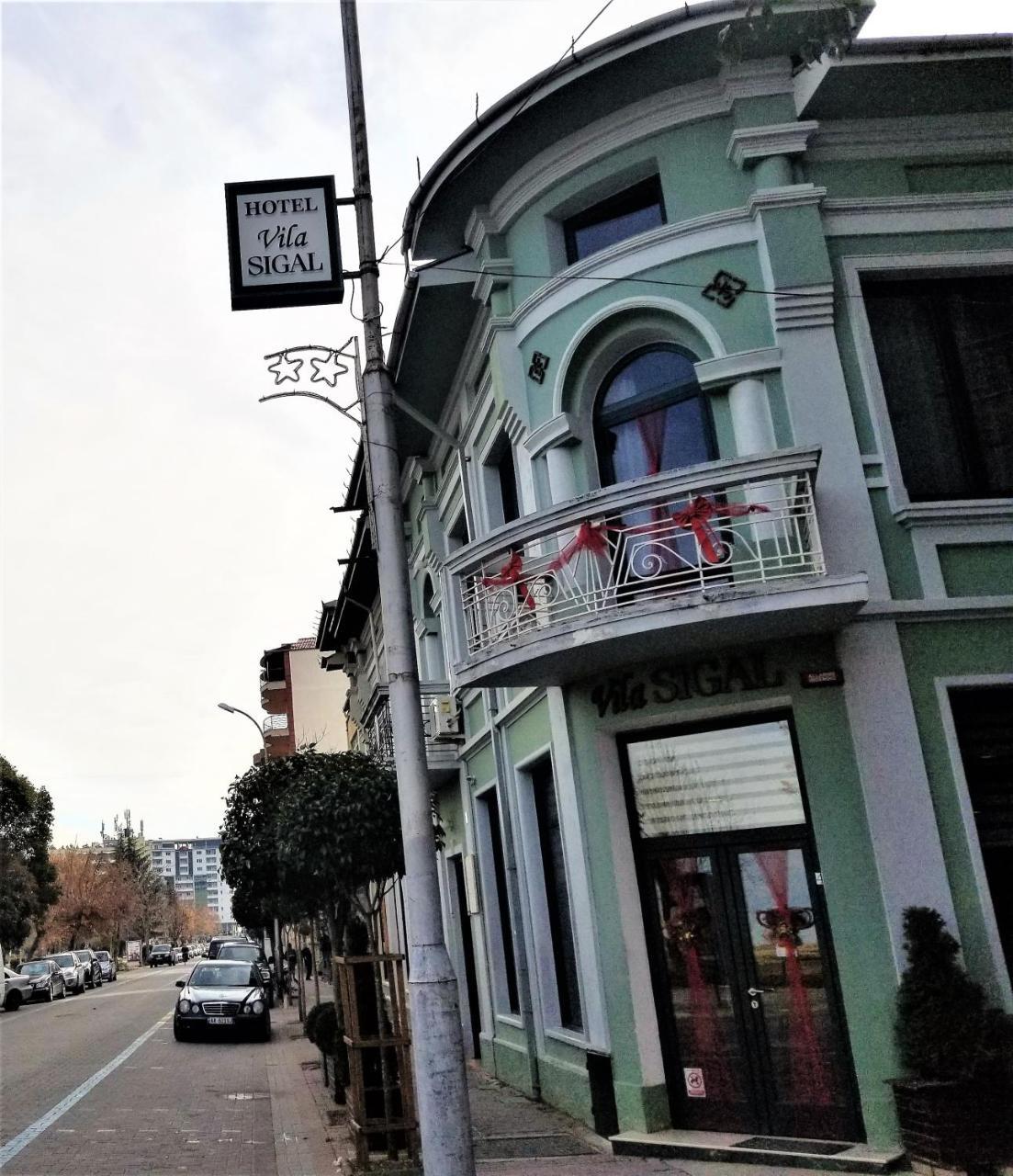 Vila Sigal Pogradec Exteriör bild