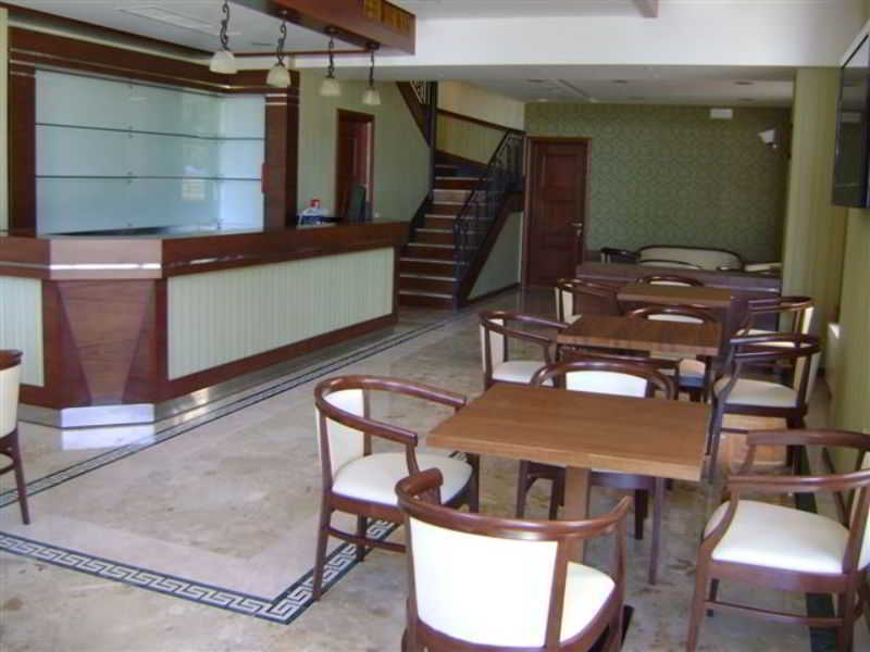 Vila Sigal Pogradec Exteriör bild